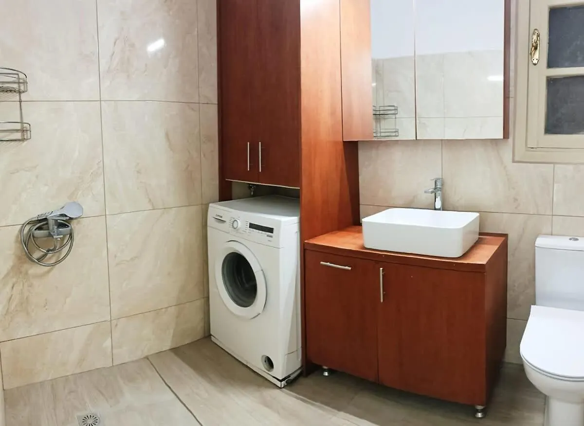 Philedomus Apt In The Centre Of Heraklion No22 Greece